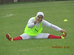 وحیده ایثاری درحال نرمش