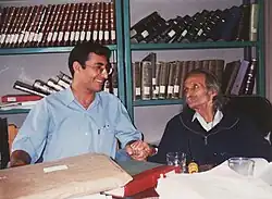 احمد منزوی و دستیارش - ۱۳۸۱