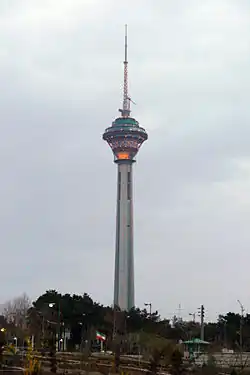 تصویری از برج میلاد (در زمان ساخت)