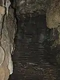 داخل تونل قنات قدیمی در باویل.