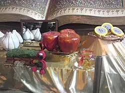 سفرهٔ هفت‌سین در ایستگاه راه‌آهن تهران. نوروز۱۳۹۰
